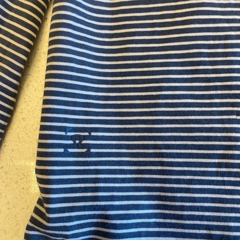 Lululemon long sleeve - Picture 4 of 4